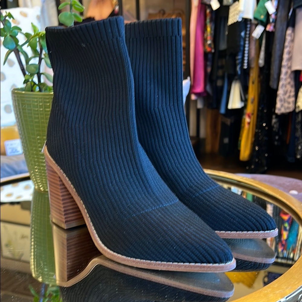 Steven By Steve Madden Black Ankle Boots with Chunky Heel
